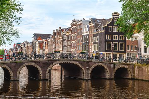 Amsterdam .